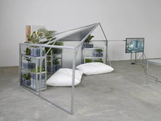Yuri Pattison, Vue de l’installation user, space, Chisenhale Gallery, 2016