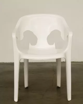 Prototype pour une chaise de jardin, 2006, Mathieu Mercier