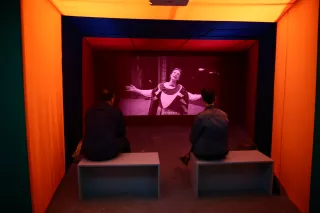 Baisse-toi Montagne, Lève-toi Vallon, Installation vidéo, 2015,Ulla Von Brandenburg