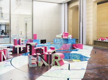 Andrés Jaque, Vues de l’installation "Le centre ne peut tenir", 2018