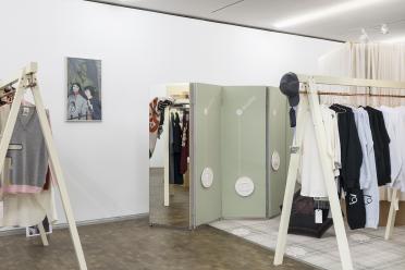 Atelier E.B, Passer-by